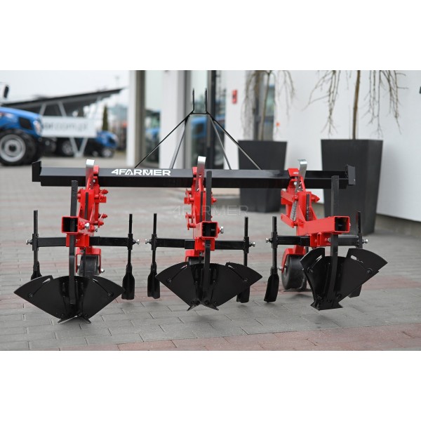 3-section, two-row hoe-ridger 4FARMER