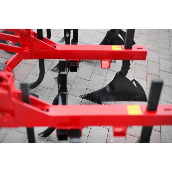 3-section, two-row hoe-ridger 4FARMER