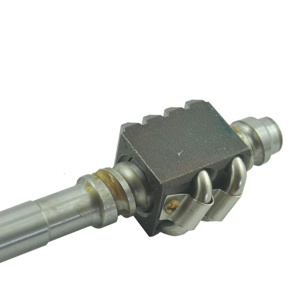 Eje de la columna de dirección / Kubota L175F / L185D / L185F / L225 / L225D / L245DT / L245F / L1500 / L1501