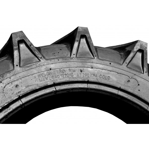 Agricultural tire 11.2-24 8PR - high tread