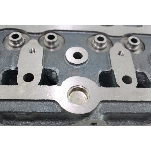 Głowica silnika Kubota D750 cylinder head