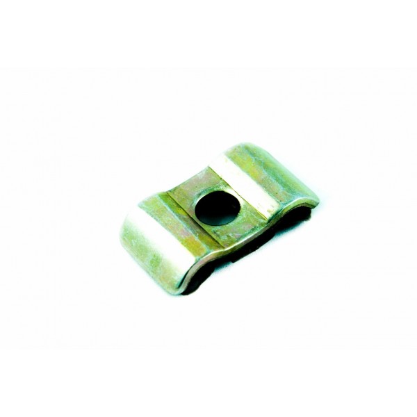 Abrazadera de línea de combustible A con junta de goma / Mitsubishi VST MT180 / MT224 / MT270 / MM430703