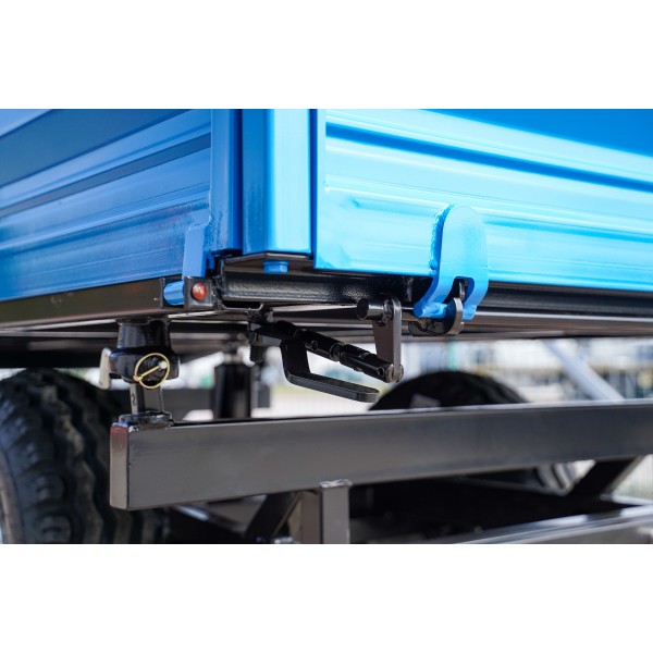Single-axle agricultural trailer 2.5T with a 4FARMER tipper