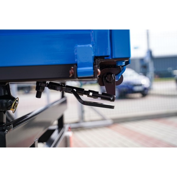 Single-axle agricultural trailer 2.5T with a 4FARMER tipper