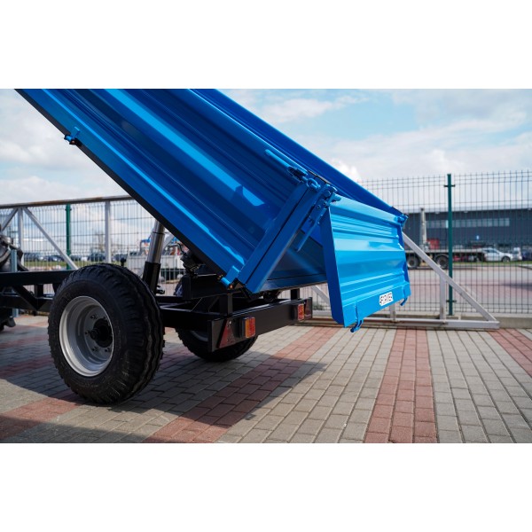 Single-axle agricultural trailer 2.5T with a 4FARMER tipper