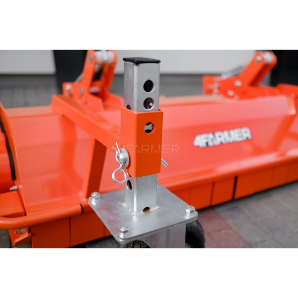 Broyeur à fléaux BK-1400 Standard 4FARMER / pour l'avant du tracteur