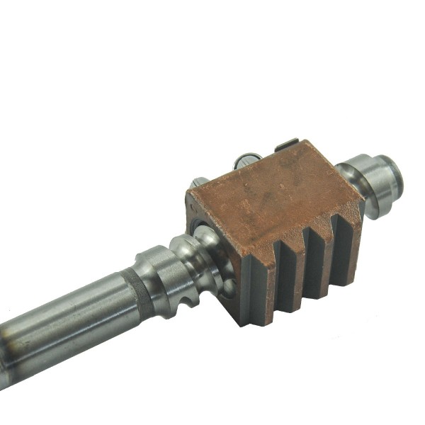 Eje de columna de dirección / 480 mm / Kubota B4200 / B5001 / B6001 / B6100 / B6200 / B7001 / B7100 / B8100
