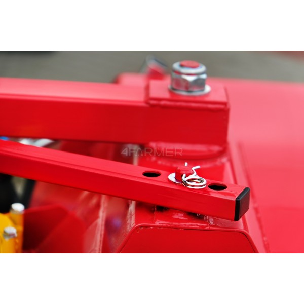 120 cm sweeper for the 4FARMER tractor with a basket
