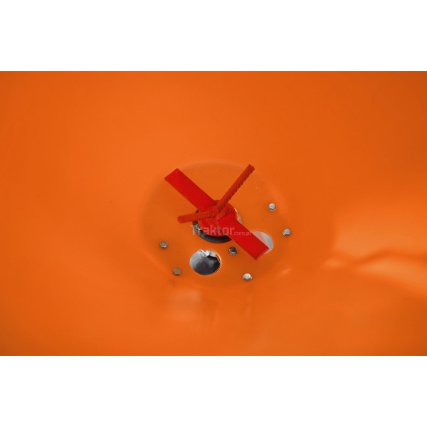 Distribuidor de fertilizantes/arena/sal S-200 Strumyk | precio | Datos técnicos