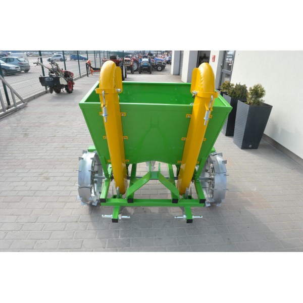 Sadzarka dwurzędowa do sadzenia roślin bulwiastych Bomet | Traktor.com.pl