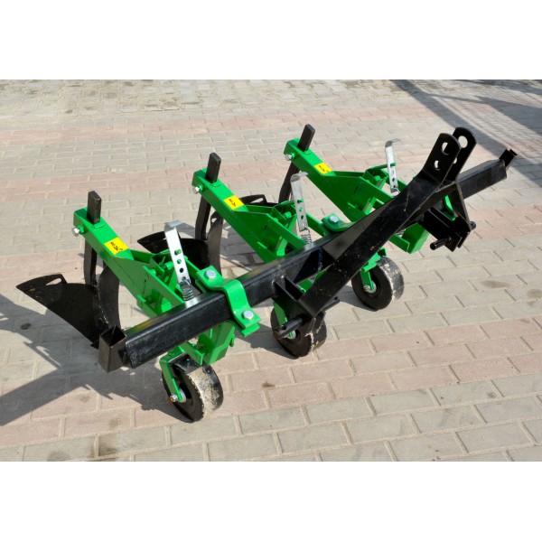 3sekční dvouřádkový rýhovač 4FARMER