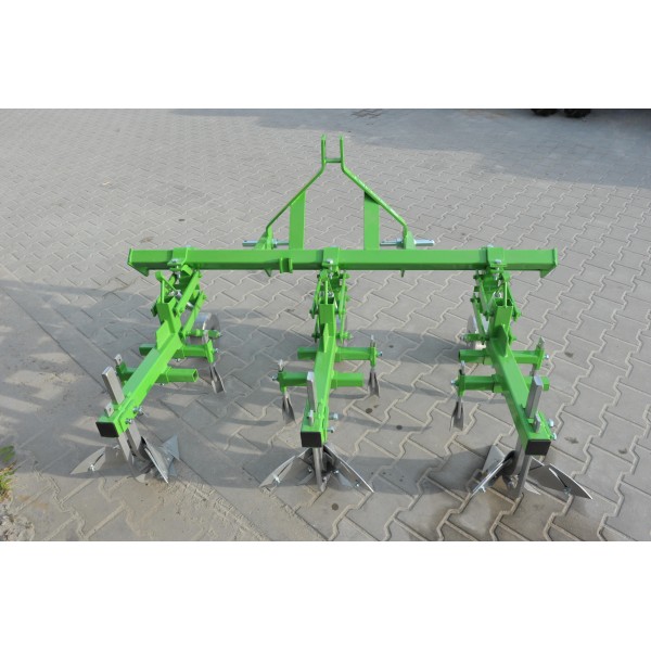 Cultivateur-broyeur BOMET P475 à trois sections et deux rangs