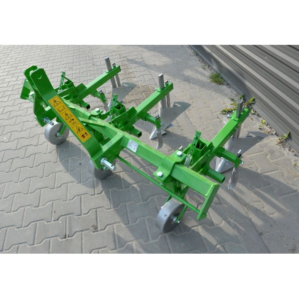 Cultivateur-broyeur BOMET P475 à trois sections et deux rangs