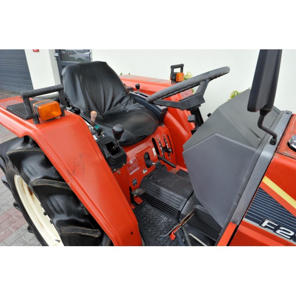 Yanmar F215 4x4 21KM | Traktor.com.pl