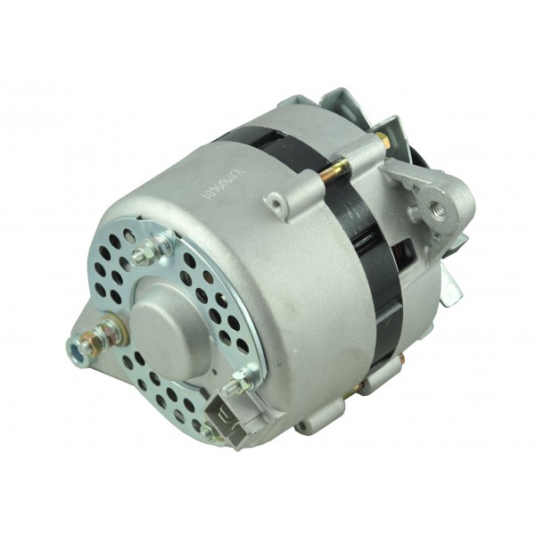 Alternador / Kubota L1501 / L1801 / L2000 / L245 / L2201 / L1802 / L2002 / L2202 / L2402