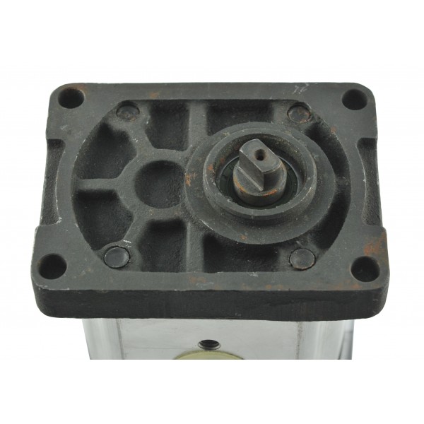 Pompa hydrauliczna / CBTt-F31F332 | Traktor.com.pl
