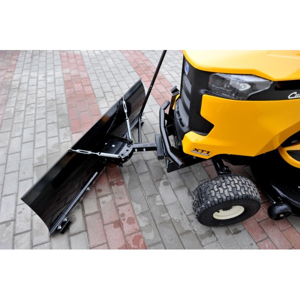 Sněžný pluh pro traktorovou sekačku Cub Cadet XT 4FARMER se záběrem 120 cm