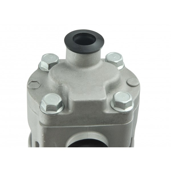 Hydraulické čerpadlo / Kubota B2420 / B2410 / B7500 / B7510 / B7610 / 6-15-105-15