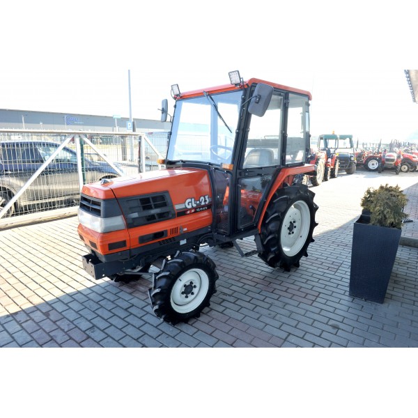 Ciągnik Kubota GL23 / CAB | opinie | video | dane | cena