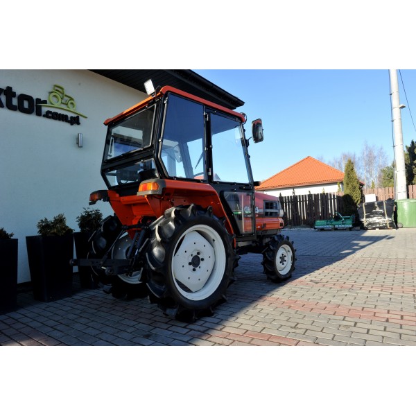 Ciągnik Kubota GL23 / CAB | opinie | video | dane | cena
