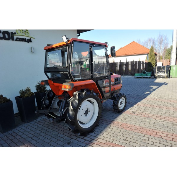 Ciągnik Kubota GL23 / CAB | opinie | video | dane | cena