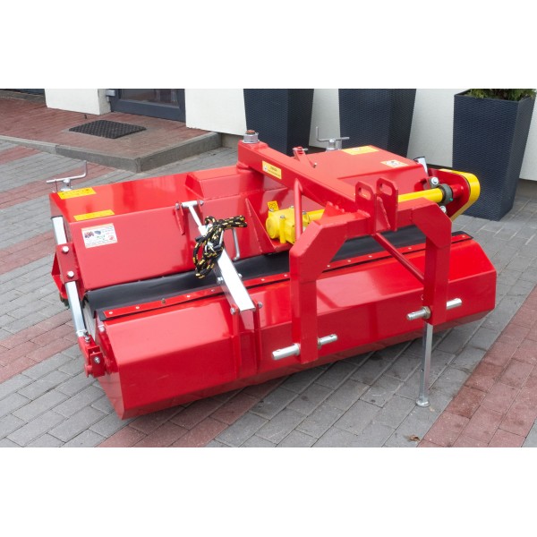 Barredora de 170 cm para tractor 4FARMER con cesta