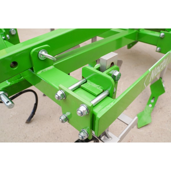 U865/9 potato ridger with Noctu Bomet profiling attachment