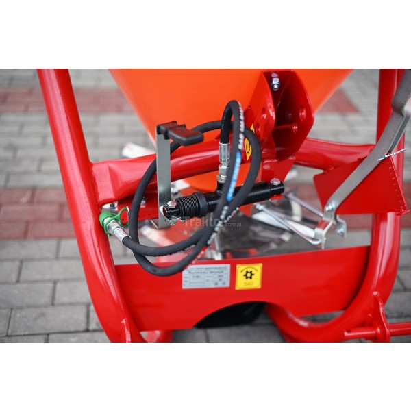 Fertilizer/salt/sand spreader S-300 Strumyk | price | data |