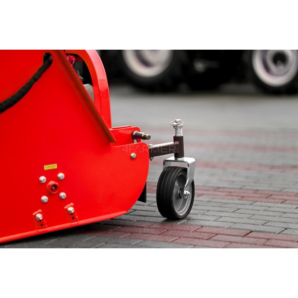 Broyeur à fléaux avec bac de ramassage FCN 120 Professional 4FARMER