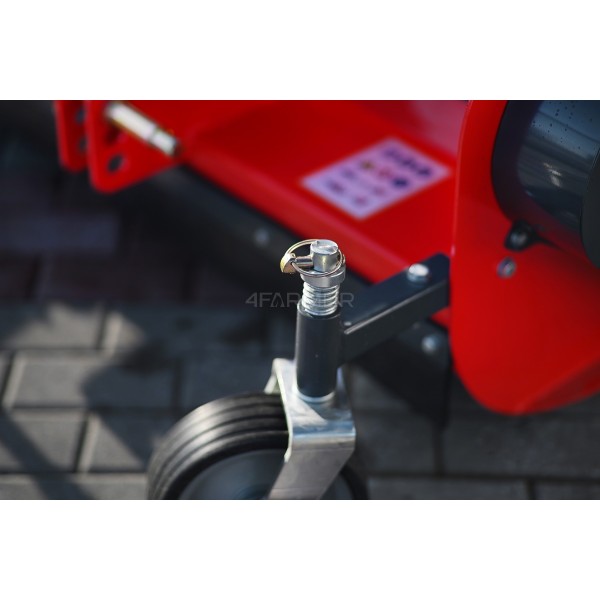 Desbrozadora de martillos con recogedor de hierba FCN 160 Professional 4FARMER