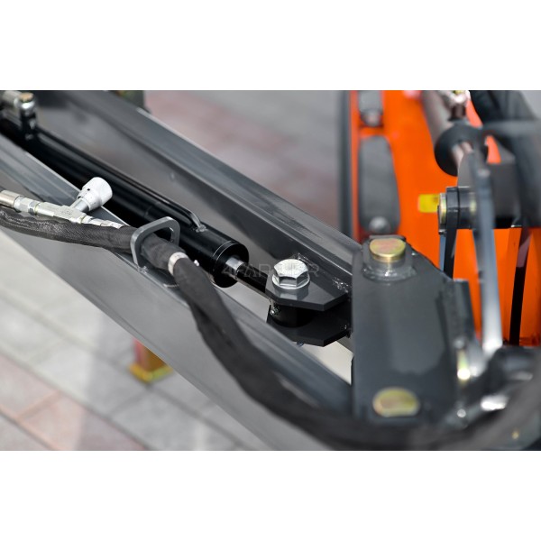 Bêcheuse à fléaux arrière professionnelle AGHKC 140 (orange) 4FARMER