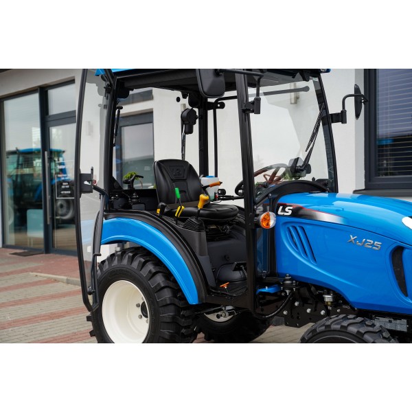 LS Traktor XJ25 MEC / IND / Kabine | Bewertungen | Video | Daten | Preis