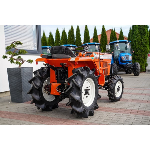 Hinomoto C144D 4x4 - 17 ch