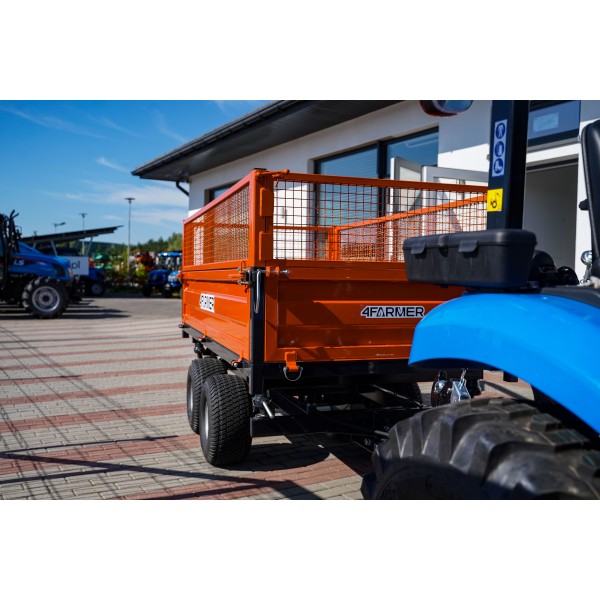 Remolque agrícola de dos ejes de 2,5 T con volquete y extensiones de malla 4FARMER | Traktor.com.pl