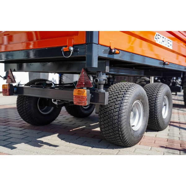 Remolque agrícola de dos ejes de 2,5 T con volquete y extensiones de malla 4FARMER | Traktor.com.pl