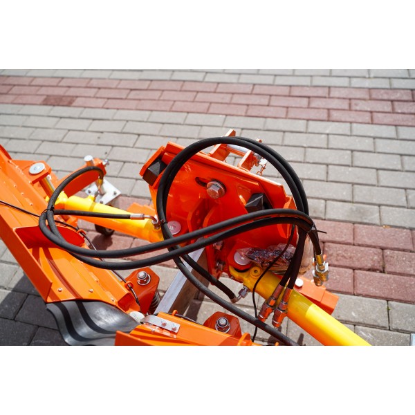 Pług do śniegu strzałkowy PK 150 cm, hydrauliczny, wyposażenie dodatkowe (TUZ) 4FARMER | Traktor.com.pl