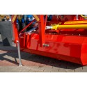 Tractor barredor con cesta y depósito de riego 4FARMER