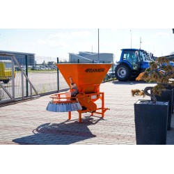 Rozsiewacz taśmowy M320 typu Motyl z przystawką komunalną 4FARMER