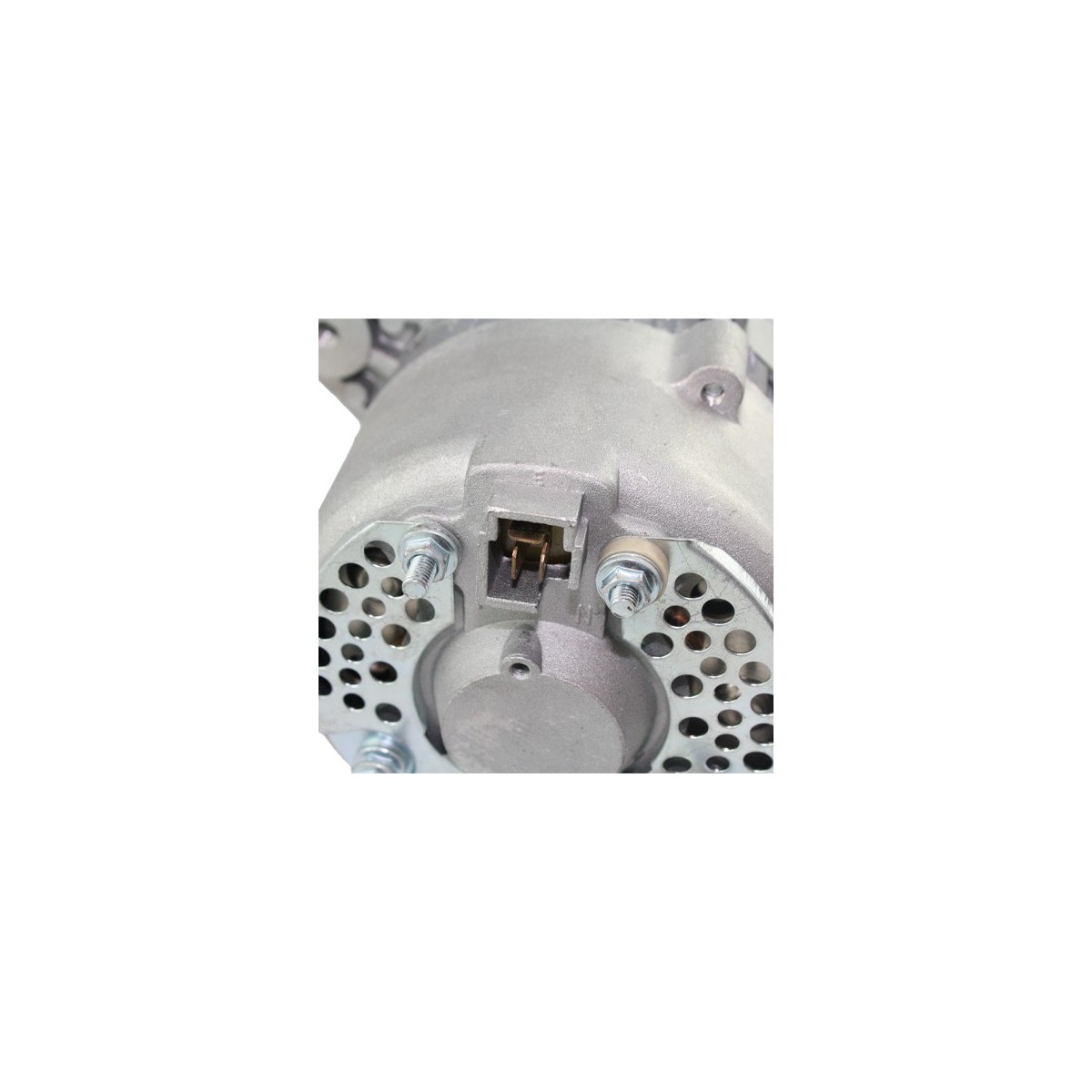 Alternateur 12V 14A Pour Kubota – Entraxe 118mm | Compatible Tracteurs B Série, Tondeuses ZD, Compresseurs Kaeser