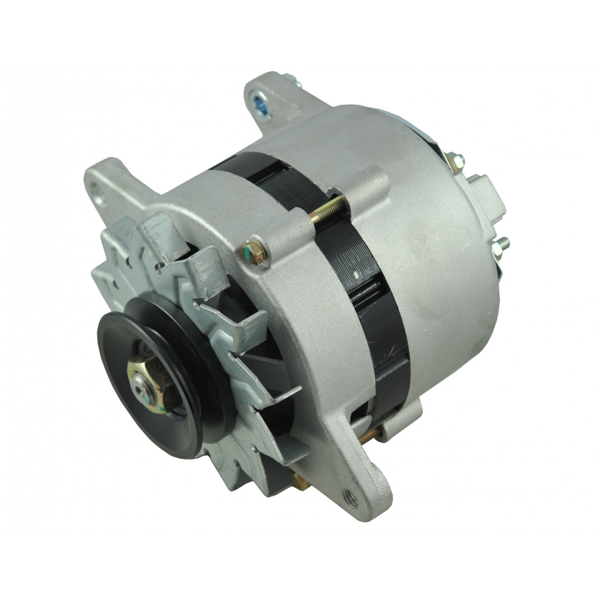 Alternador Kubota L1501, L1801, L2000, L245, L2201, L1802, L2002, L2202, L2402