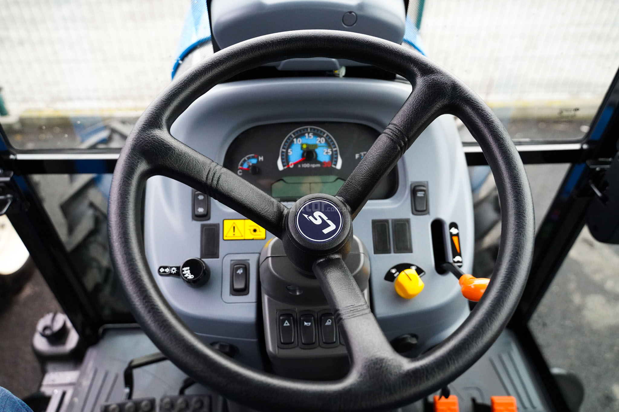Zariadenie LS traktor MT 3.50 HST 4x4