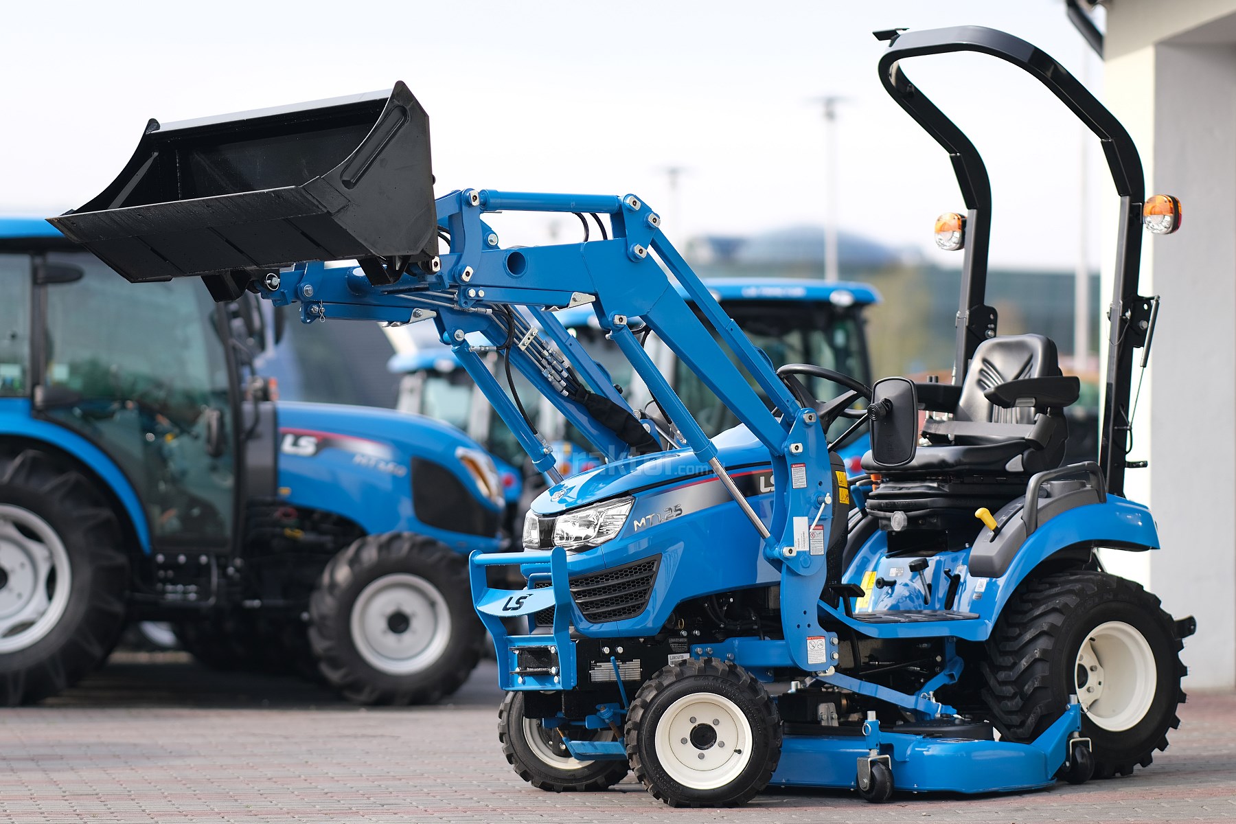 Traktor LS MT 1.25 with mower