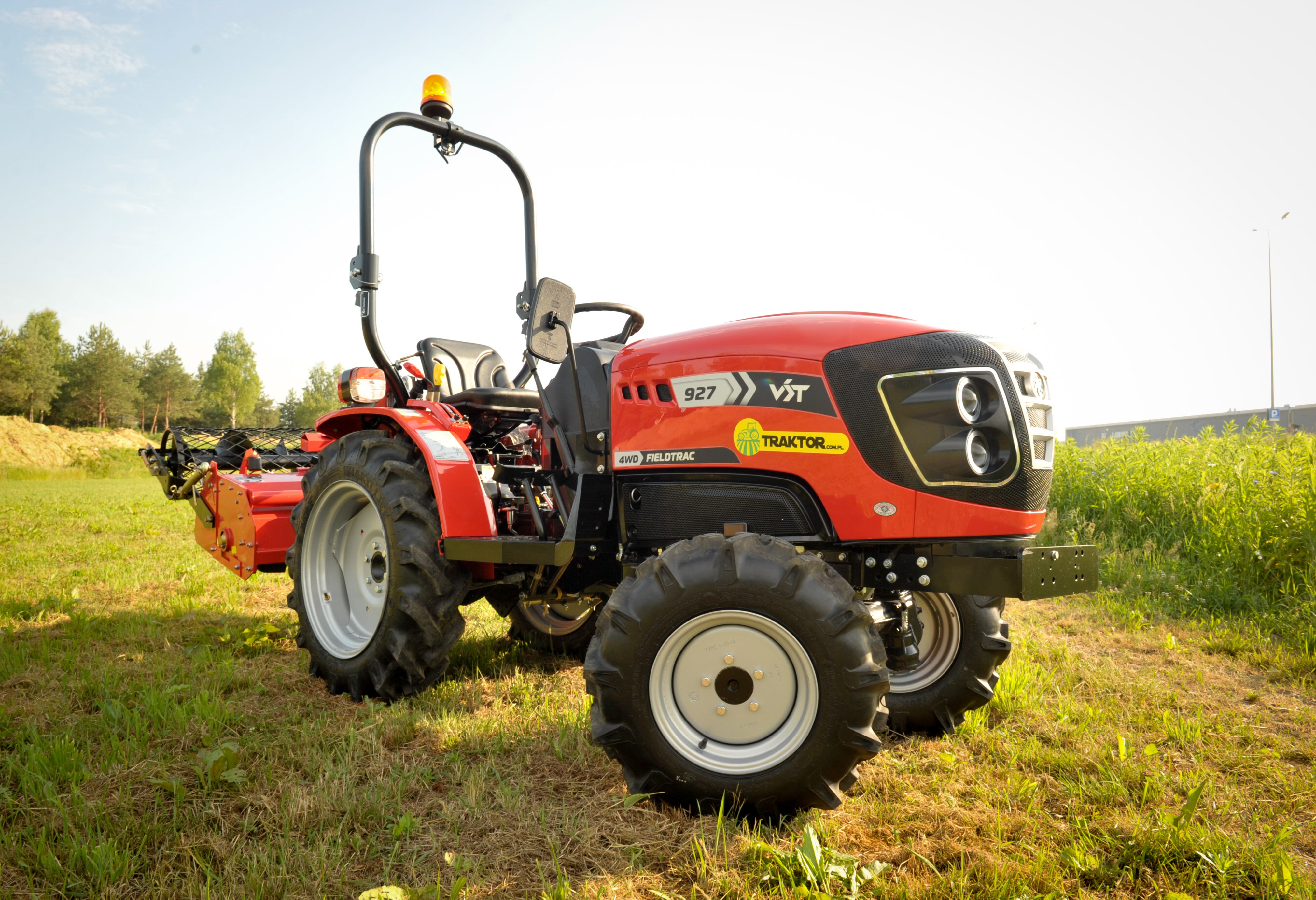 A new incarnation of one of the best compact tractors, Mitsubishi VST 927D Fieldtrac