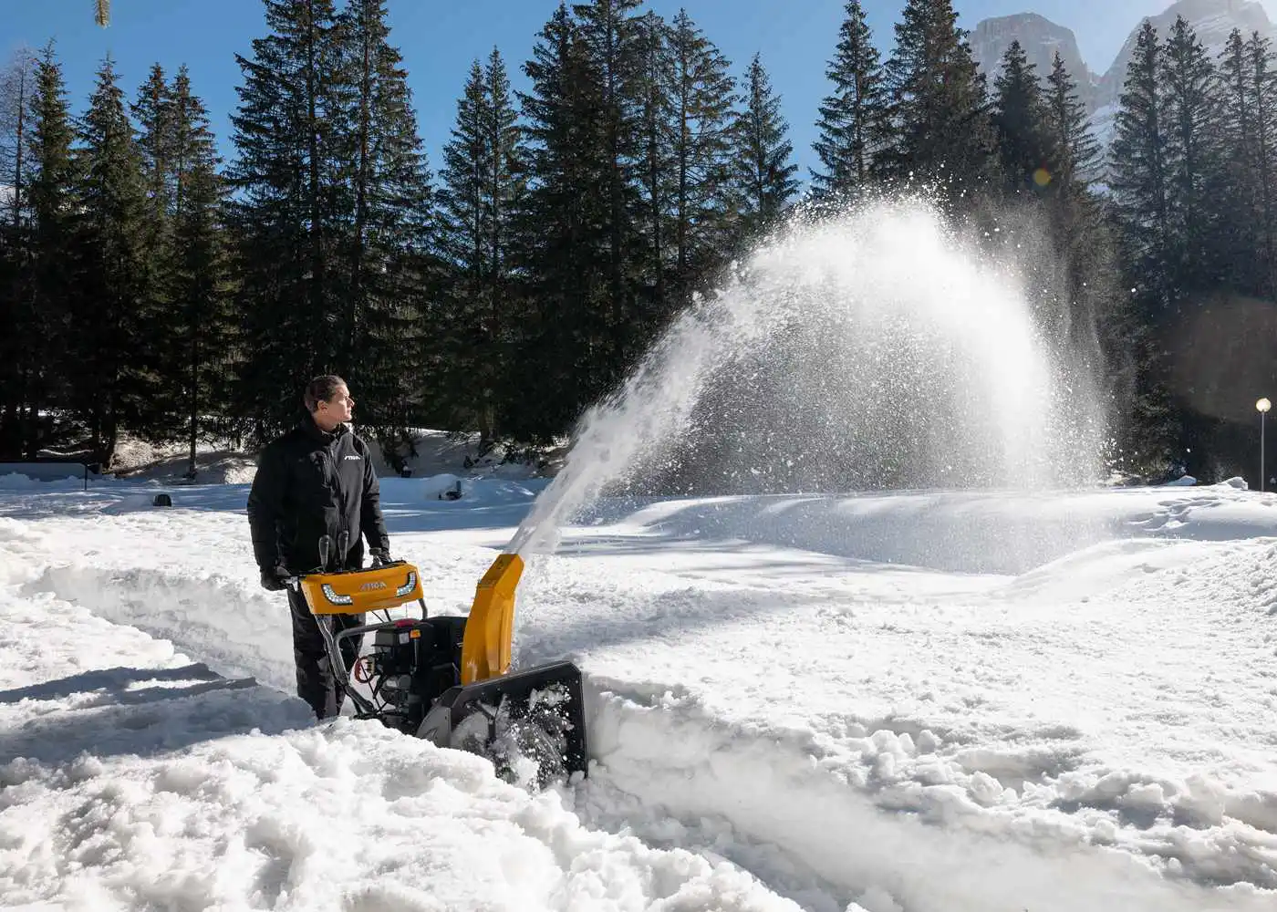 Which snow blower should you choose? Stiga petrol snowblowers - the choice is yours!
