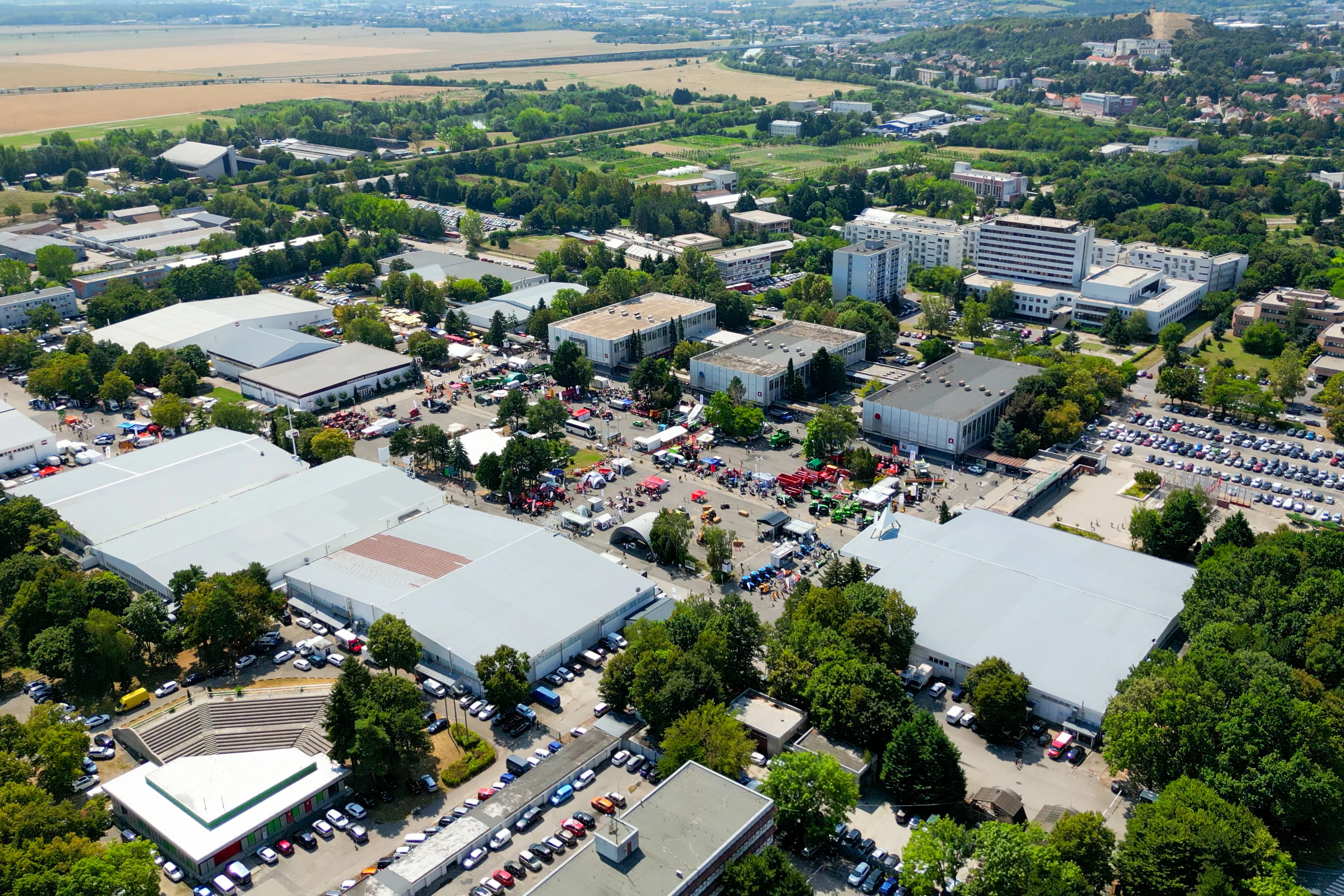 Feria Agrokomplex Eslovaquia LS Tractor - SIP SK s.r.o