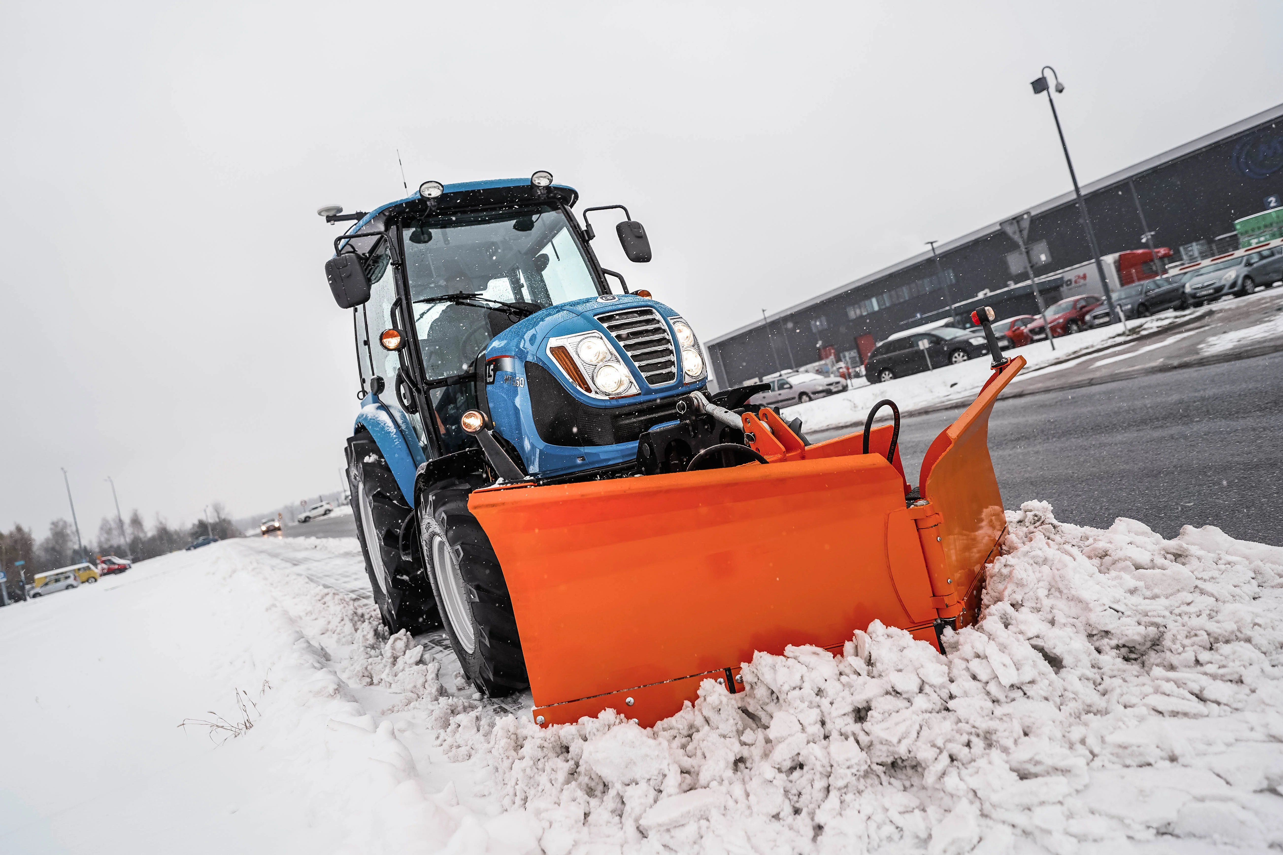 Effective snow clearing, i.e. which tractor for snow clearing?