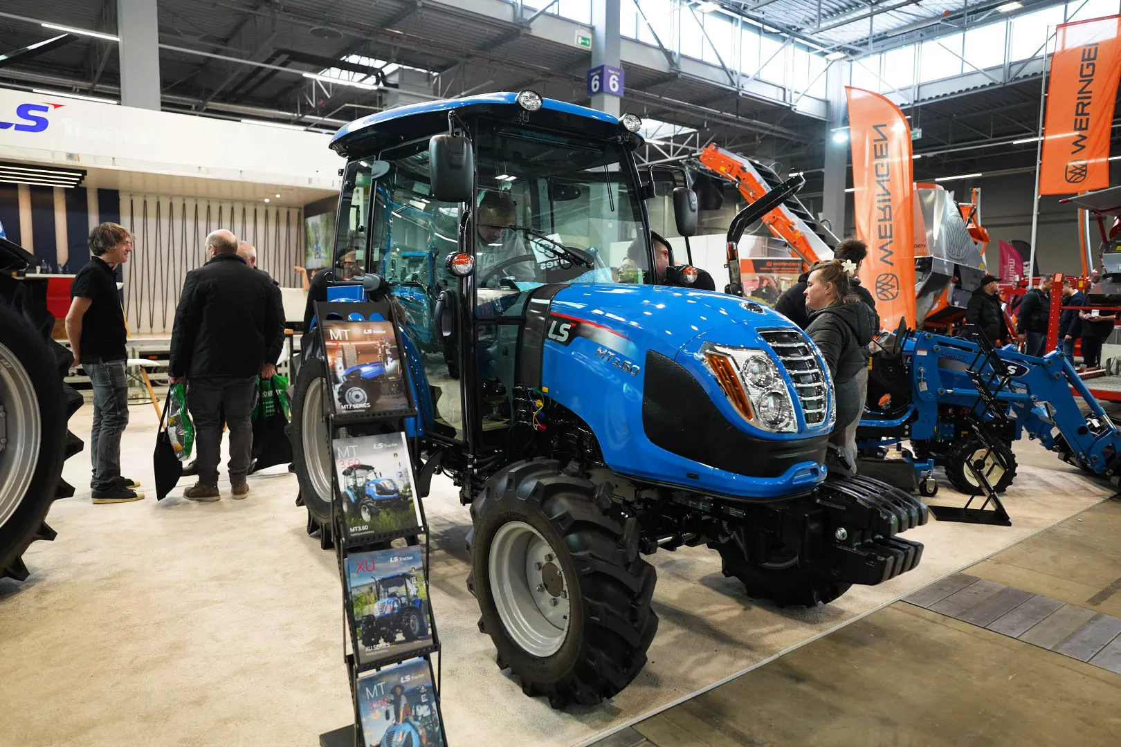 ¡El tractor LS atrae todas las miradas en la feria TSW 2026 en Kielce!