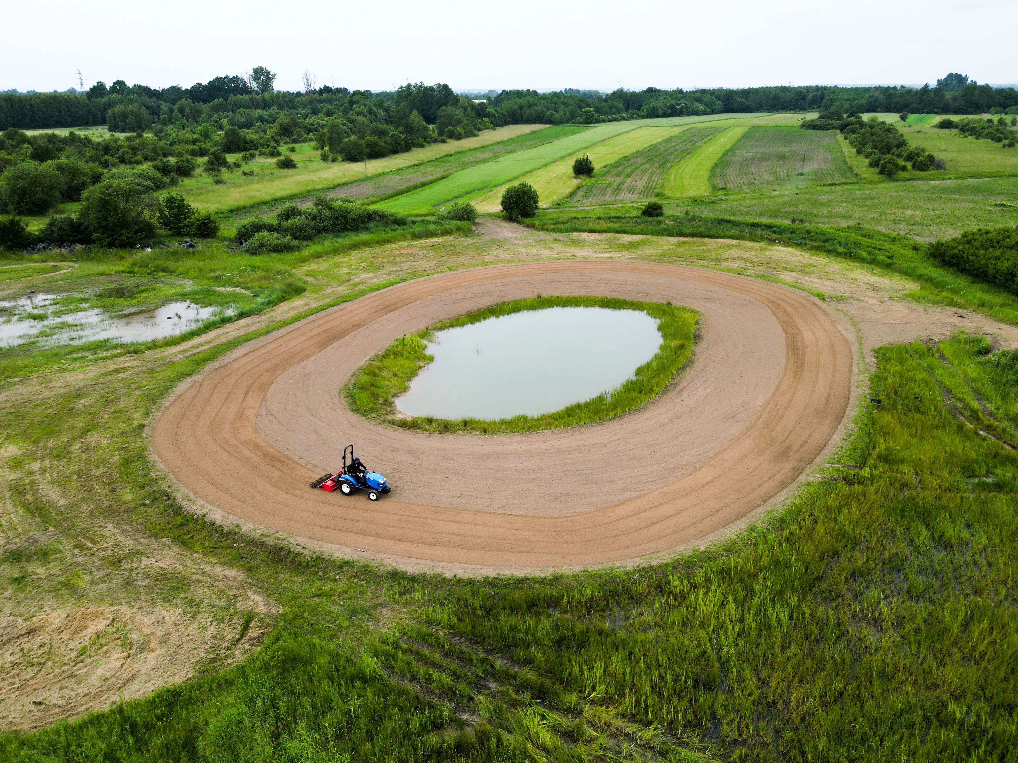 LS Tractor XJ25 - jak jeden sprzęt może zrobić więcej niż myślisz